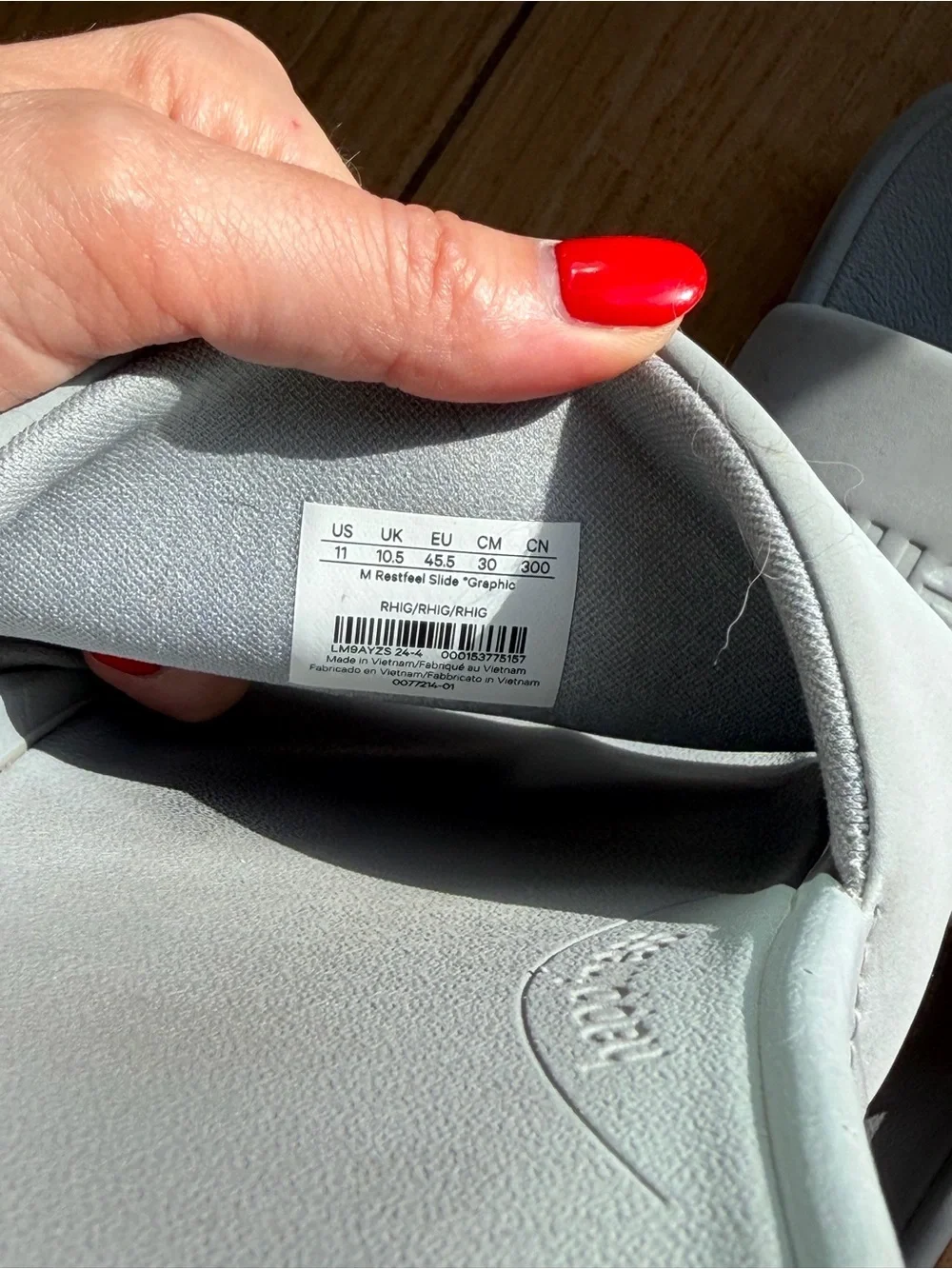 Lululemon Men’s Slide sandals in gray